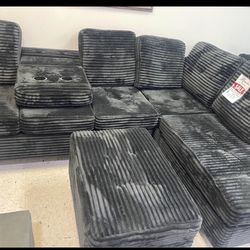 NEW BLACK SECTIONAL SOFA WITH OTTOMAN AND FREE DELIVERY COMES IN FACTORY BOXES