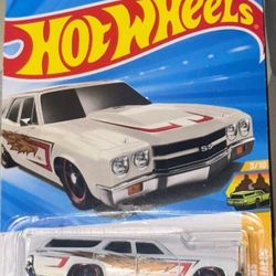 2026 Hot Wheels '70 Chevelle SS Wagon White Car 1/64 Toy Vehicle NEW