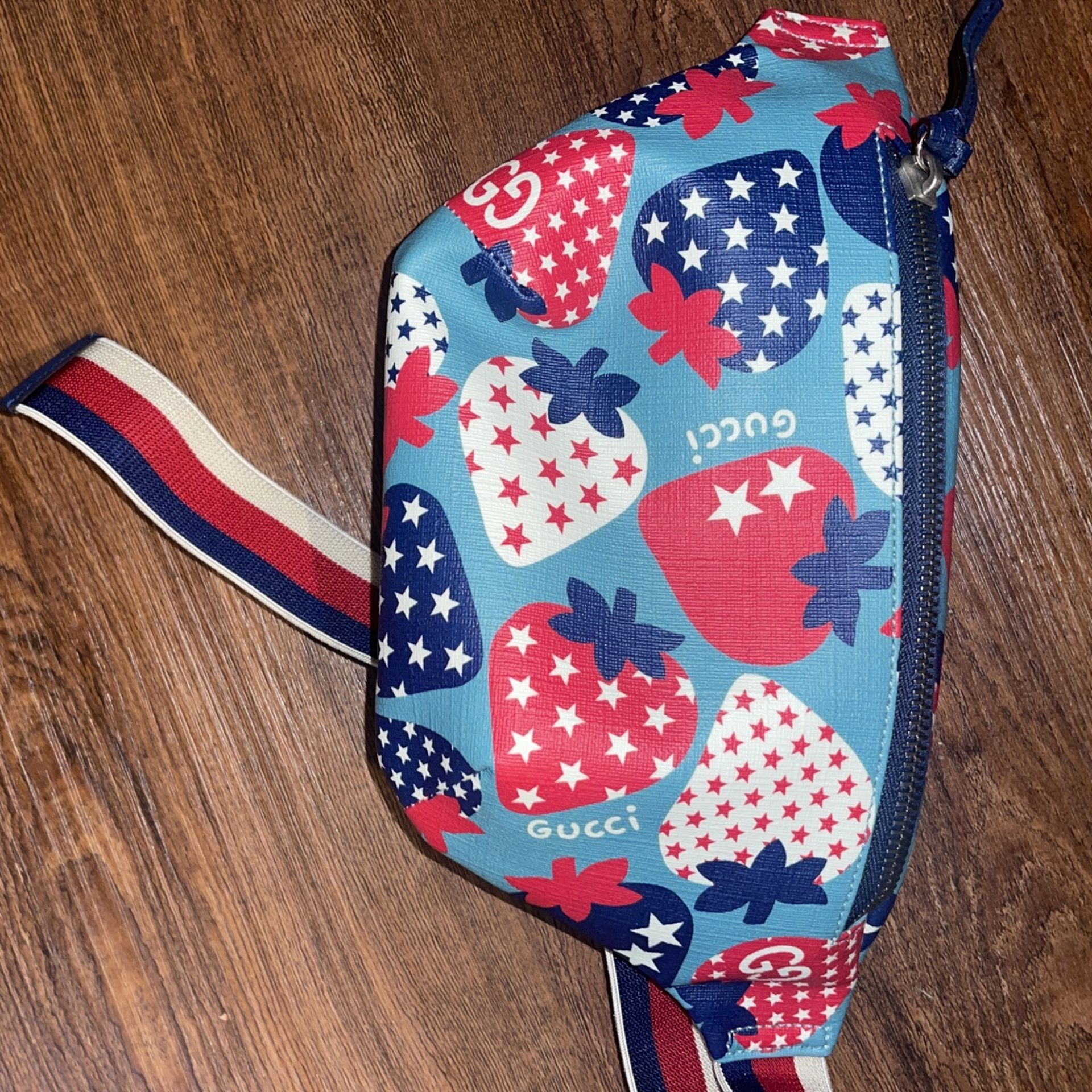 Gucci Body Bag Strawberry 100% Authentic 