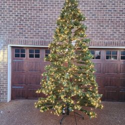 *** BRAND NEW- 12 FT CHRISTMAS TREE ***
