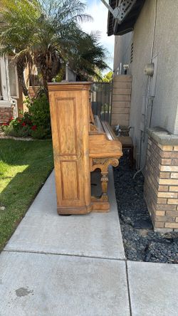Jacob Doll Piano