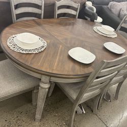 Dining Table W/ Leaf & 6 Chairs