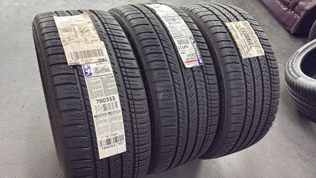 235/40R20 Michelin ((New))