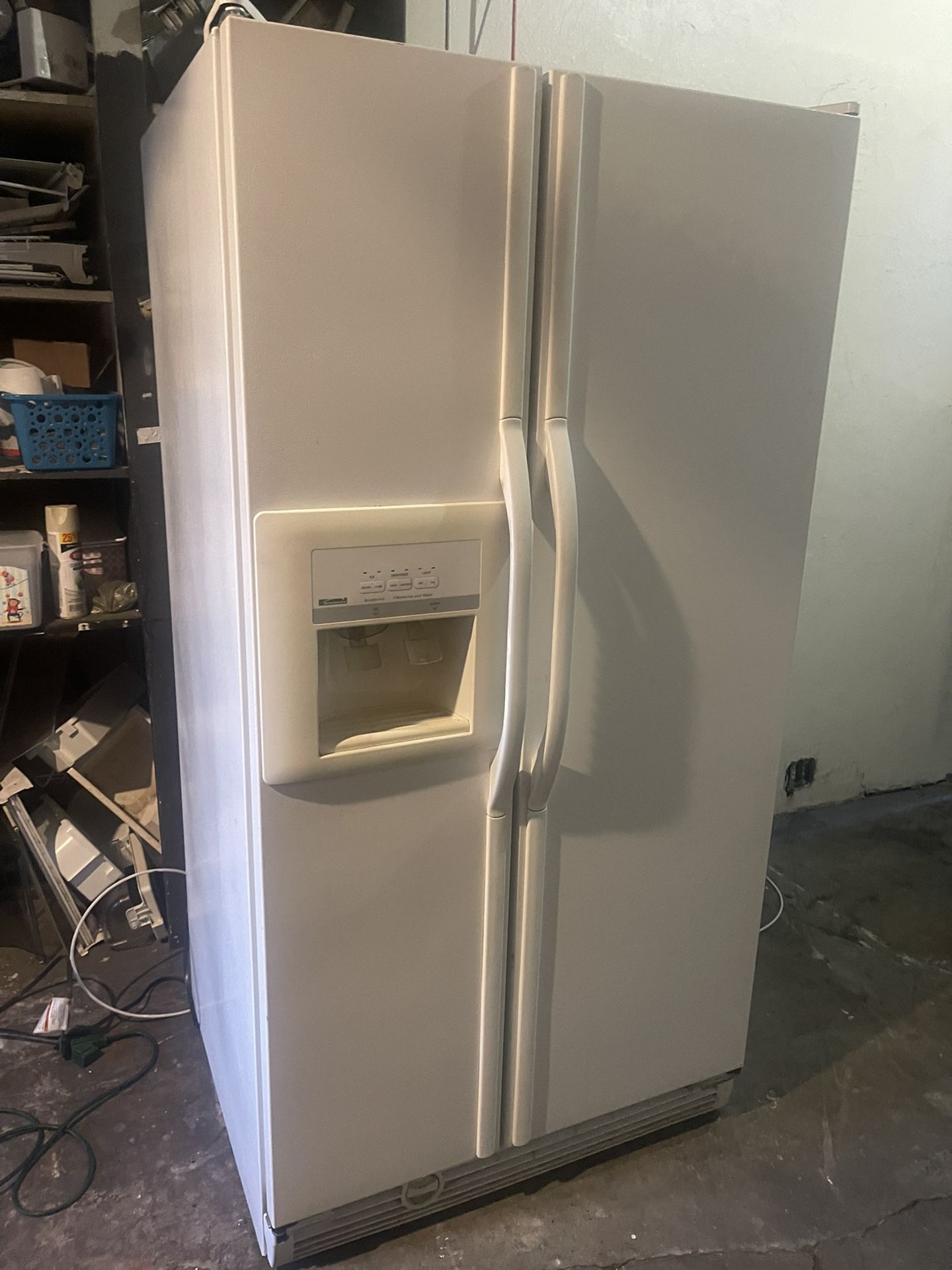 Refrigerator Works Great We sell them all the time will deliver for an extra fee