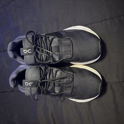 On cloud shoes size 7