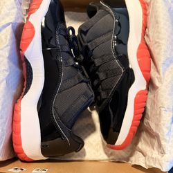 Jordan 11 Low Bread Bred Size 10
