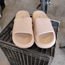 FEET Needed Formed  Tan Slides  Sandals Size 11 Excellent Condition $$10 FCFS No holds