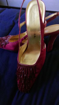 Ladies size 9 dark red dress shoe