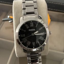 Fossil Silver Stainless Steel Watch w/ Black Dial – Classic Style