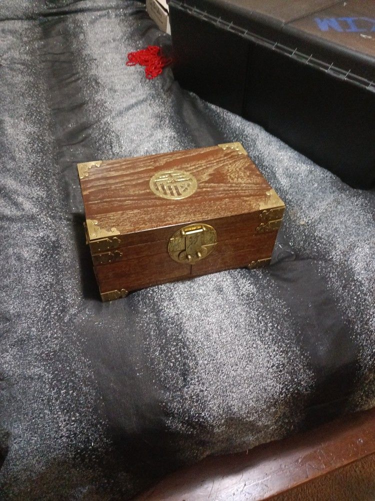 Vintage Asian Jewelry Box