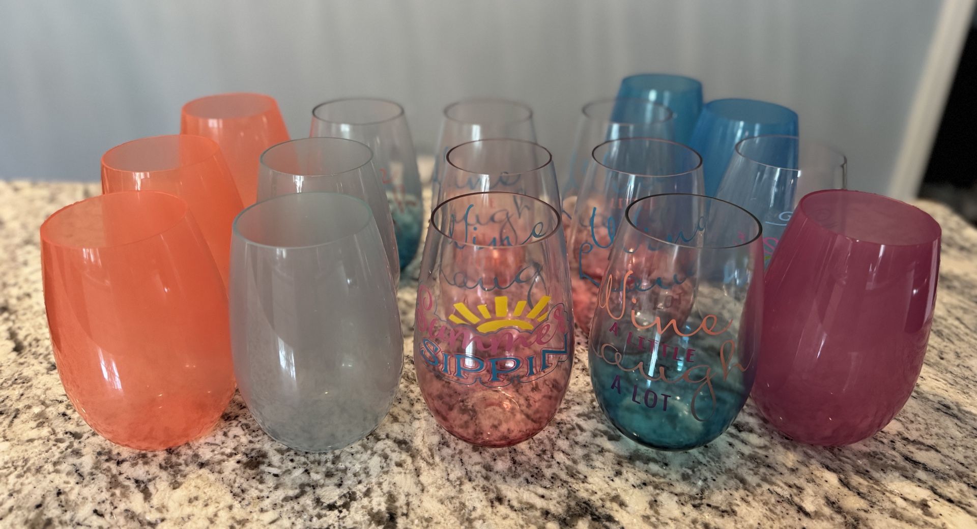 24-ounce Acrylic Stemless Wine Glasses/Drinkware Plastic Tumbler, set of 16