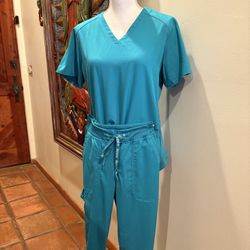 Med Couture Medium Top And Matching Small Jogger Bottom