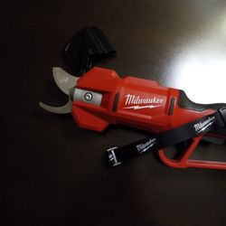Milwaukee Pruning Shears