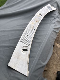 1992-96 Ford Bronco F-150 F-250 Cowl Grille Panel Windshield Wiper OEM