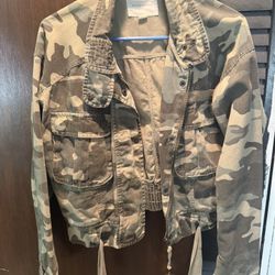 Women’s Jackets And Vests Medium And Large 