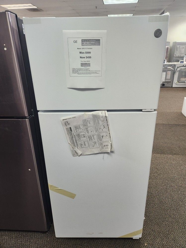 16.6 cu. ft. Top Freezer
Refrigeraton in White
ENERGY STAR