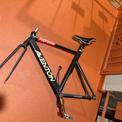 AVENTON MATARO FRAME 