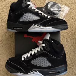 Size 10 (Pre owned, comes with original box) - Air jordan 5 retro og metallic reimagined 