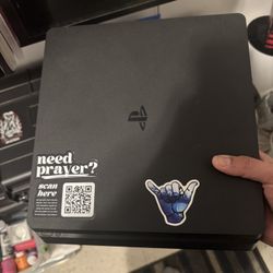PS4 Slim 