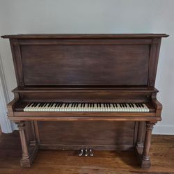 Piano (The Cable Company)