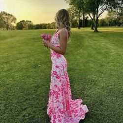 Not sure what brand and model it is. Pink and white prom dress size small