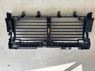 For 2021 Chevrolet Silverado 1500 Grill Fan