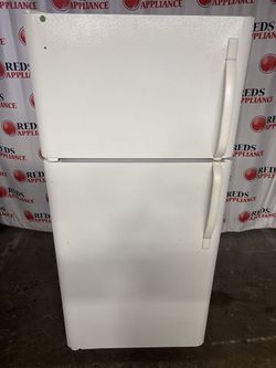 18 cu. Capacity Top Freezer Fridge