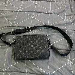 Louis Vuitton Trio Messenger Bag 