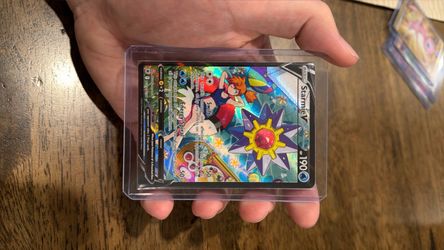 Starmie V Pokémon Card in Hard Case