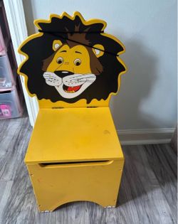 Kids Wooden Lion Chair with Storage