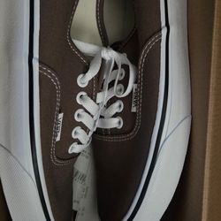 Brand New Vans Size 8.5 Mens