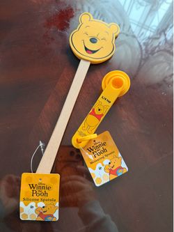 Winnie the Pooh baking measuring spoons & Spatula