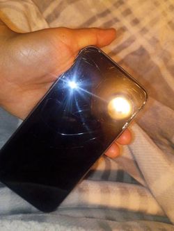 iPhone 11 unlocked/minor crack