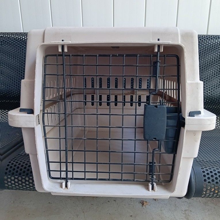 Dog & Cat Kennel, with Steel Door