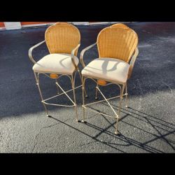 ✨Set Of 2 Awesome 😍 Bar Stools ✨