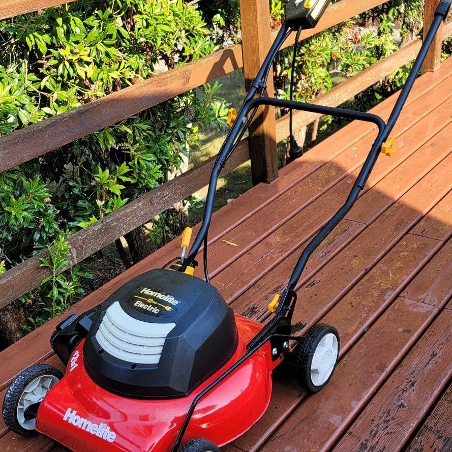 Homelite Corded Electric Mower Excellent Condition. Starts Runs Cuts Great. for Sale in Lake Oswego OR OfferUp