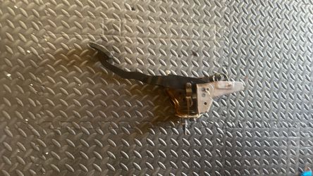 Pedal de enbrage mazda