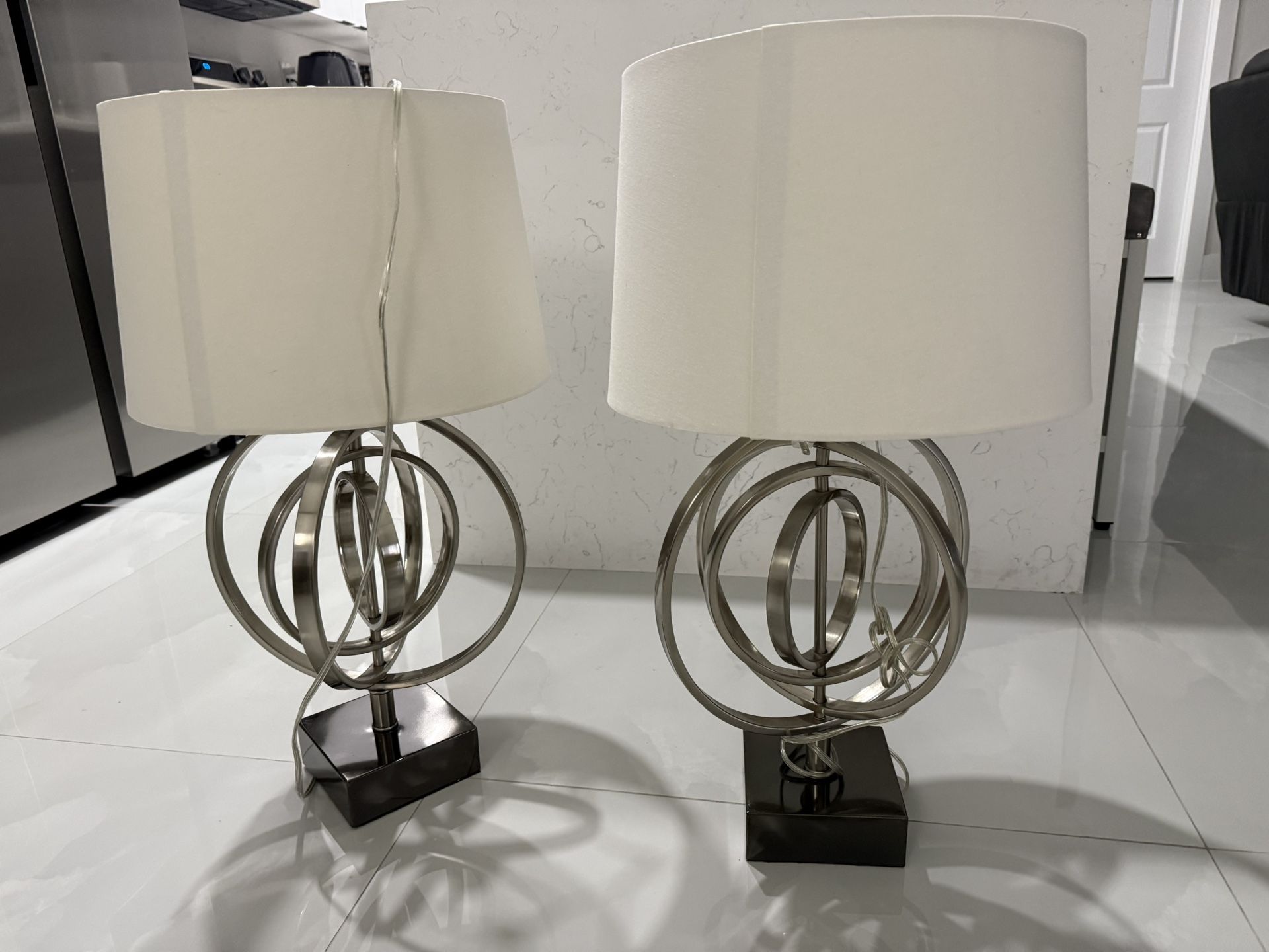 2 Lamps