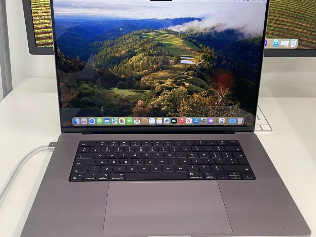 MacBook Pro 2023 17