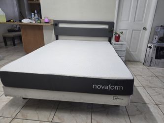 VENDO HERMOSA CAMA TAMAÑO FULL COMPLETA CON BASE METÁLICA, BOX SPRING, COLCHÓN Y CABECERA.