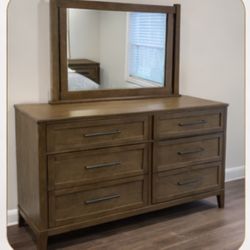 Dresser & mirror 