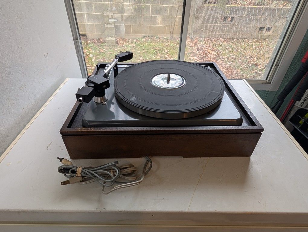 Benjamin Miracord 40A with Shure Cartridge 