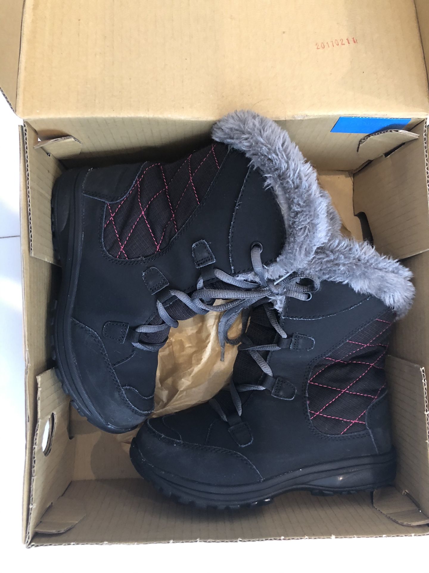 Columbia Snow boots little girls Size 1