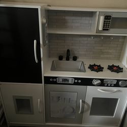 Kids Wooden Play Kitchen