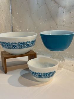Vintage blue horizon mixing bowls
