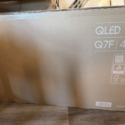 BRAND NEW 43" SAMSUNG QLED TV 2025