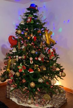 CHRISTMAS TREE FOR SALE – 7–7.5 FT 🎄