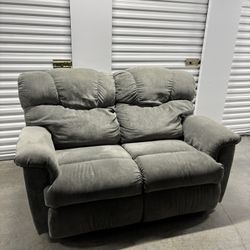 La-Z-Boy Couches 