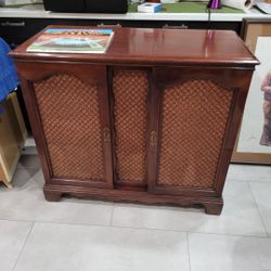 Magnavox Console Brittany 