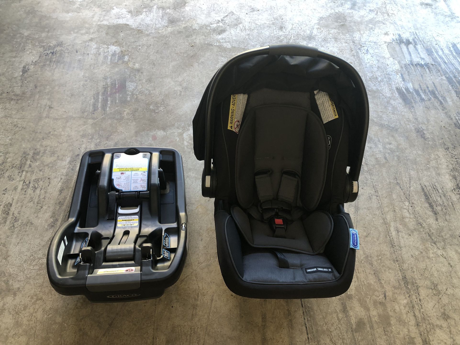 Graco SnugRide SnugLock 35 Infant Car Seat (new/not used)